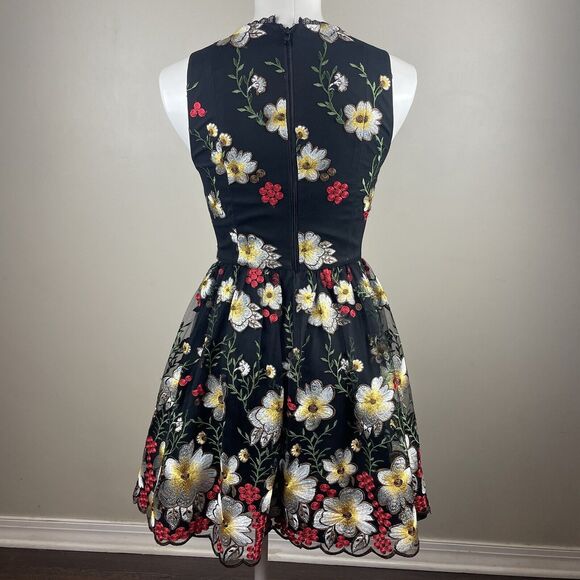 Alice + Olivia Becca Pouf Dress Embroidered Flower Black Dress Size 0 - Picture 8 of 13
